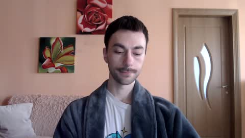 Tom online show from April 2, 9:49 am