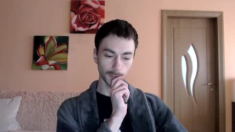 Tom online show from April 11, 12:42 pm