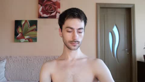 Tom online show from August 4, 12:23 pm