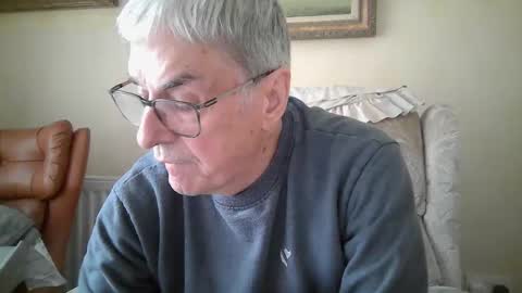 whitebriefs009 online show from September 20, 1:58 pm