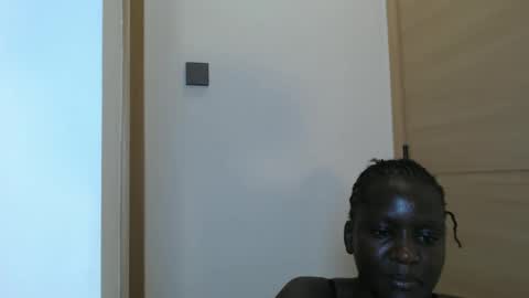 whitenightandqueen online show from May 19, 6:26 pm