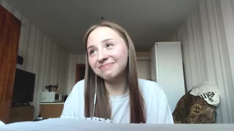 Vicky online show from March 17, 2:00 pm