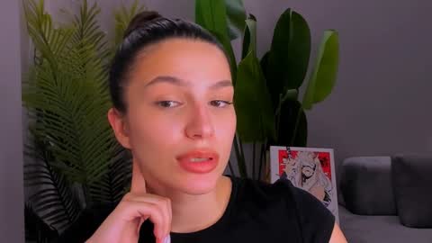 whoislulu online show from December 12, 12:05 am