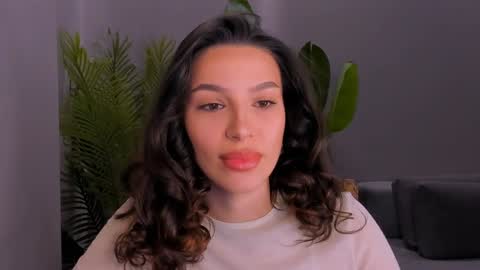 whoislulu online show from December 20, 9:54 am