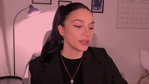 whoislulu online show from February 11, 7:07 pm