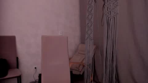 Veronica online show from February 25, 2:58 pm