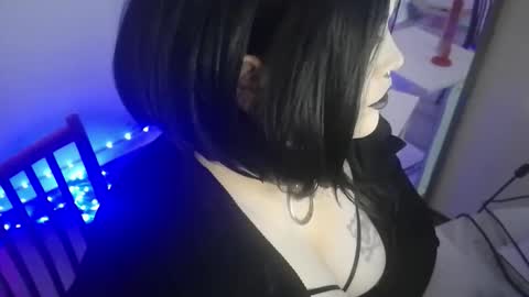 Laura  online show from October 27, 5:40 am