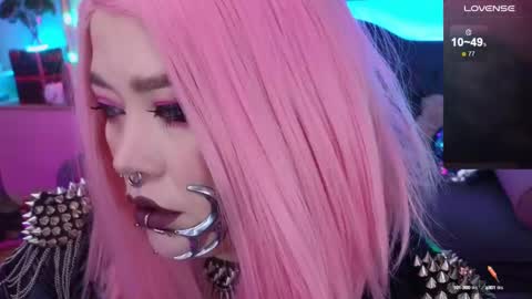 Laura  online show from December 11, 4:49 am