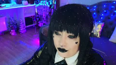 Laura  online show from January 1, 8:26 pm