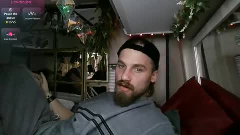 wilclyde1996 online show from November 28, 3:14 am