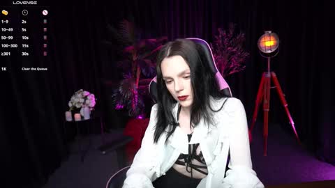 Alice online show from March 25, 4:25 pm