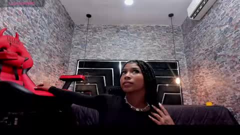 wild_firee_ online show from April 25, 7:44 pm