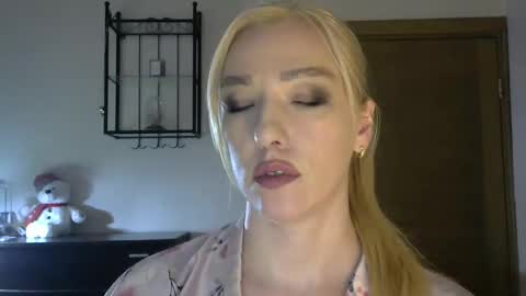 Alina online show from March 8, 2:30 pm