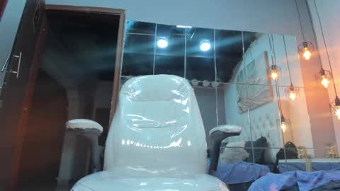 wild online show from February 14, 5:10 am