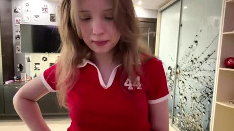 Olivia online show from April 14, 3:15 pm