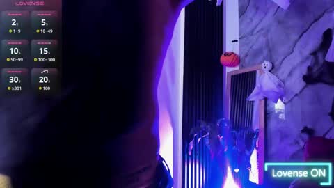 William Steel online show from October 7, 11:39 am