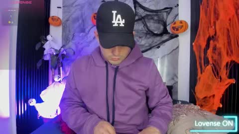 William Steel online show from October 18, 4:16 am