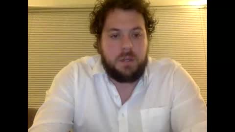 Snapshot of williambeats chatting on March 3, 3:41 am will i am online show from March 3, 3:41 am