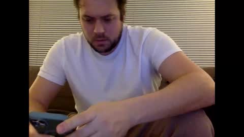 Snapshot of williambeats chatting on December 29, 4:05 am will i am online show from December 29, 4:05 am