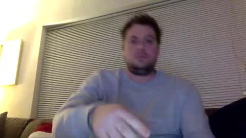 Snapshot of williambeats chatting on December 15, 4:51 am will i am online show from December 15, 4:51 am