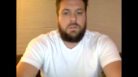 Snapshot of williambeats chatting on October 23, 2:46 am will i am online show from October 23, 2:46 am