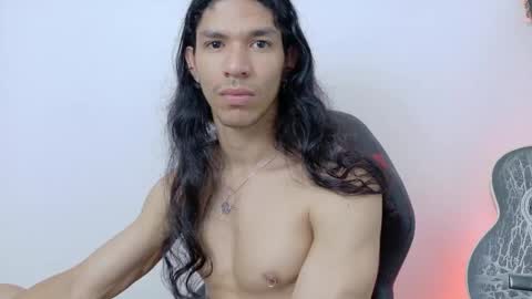 willy_veins online show from May 11, 2:56 pm