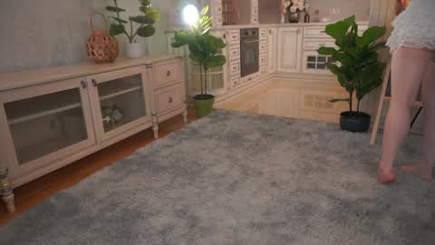 Lillian online show from May 19, 3:13 am