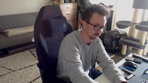 cream36 online show from October 11, 12:21 pm