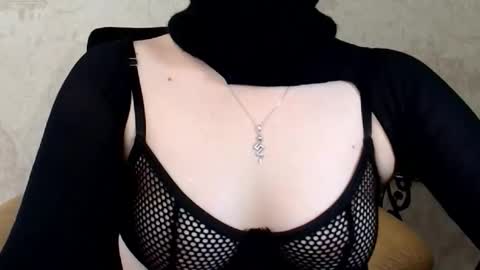 wira_witch online show from September 30, 8:47 am