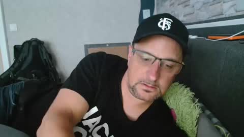 Snapshot of wirzwei8883 chatting on September 17, 3:26 pm Dirty online show from September 17, 3:26 pm