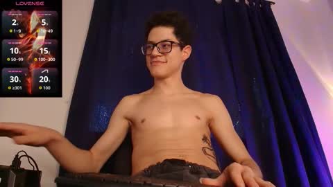  W O L F  online show from October 18, 2:10 pm