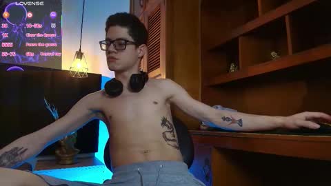  W O L F  online show from March 12, 11:58 am