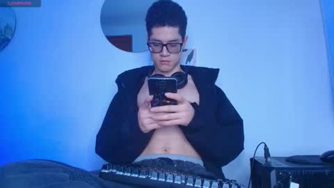  W O L F  online show from March 6, 12:04 pm