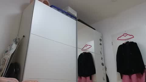 Wondergirl online show from December 18, 9:48 am