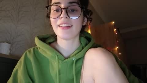 Stia online show from December 5, 1:53 pm