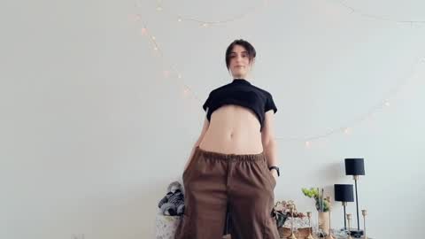 Stia online show from April 12, 3:05 pm