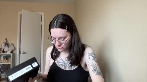 Lucina online show from December 16, 3:11 pm