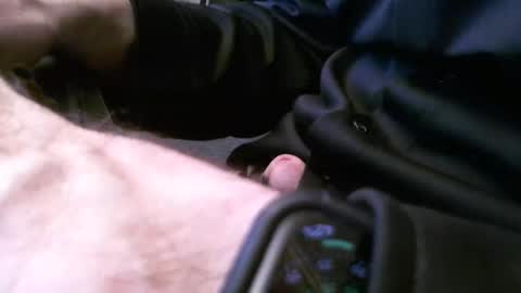 wrangleat0r online show from December 4, 1:49 am