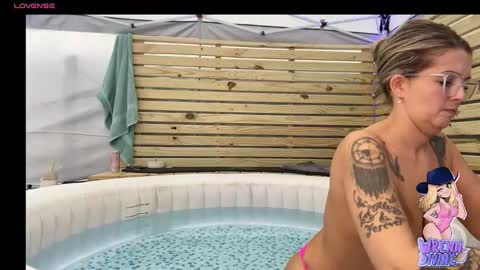 Wrenn Divine online show from January 9, 3:28 pm