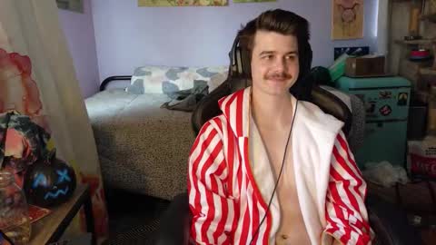 Wyatt online show from November 1, 7:13 pm