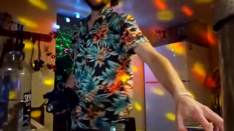 wyiatt online show from September 18, 3:54 am