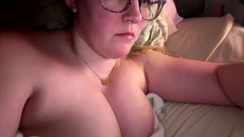 Mariah  online show from February 19, 1:38 am