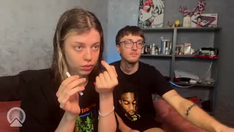 Philipp and Este online show from July 17, 11:45 am