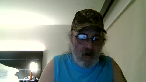 xaeubanks online show from May 5, 1:01 am