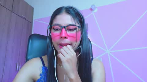 XALLYSONX online show from May 5, 1:17 pm
