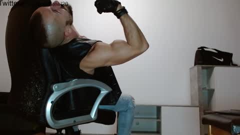 Master Xandeer online show from November 11, 3:25 pm