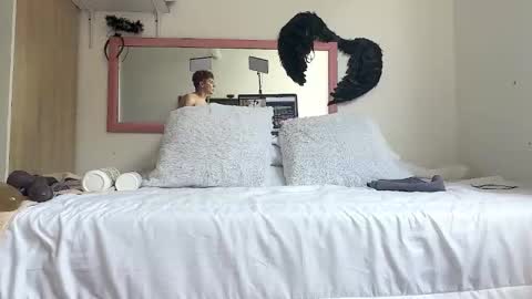 xandernaked online show from February 26, 8:01 pm