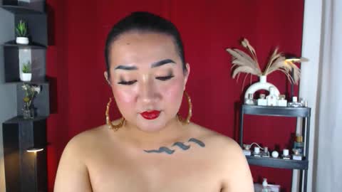 Snapshot of xasianempressx chatting on October 16, 11:36 pm Nira NOT INTO CHEAP GUYS online show from October 16, 11:36 pm