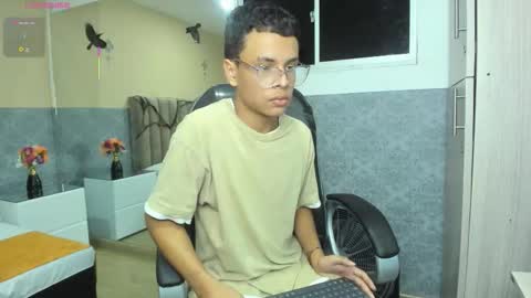 xavier fox   online show from October 31, 5:08 am