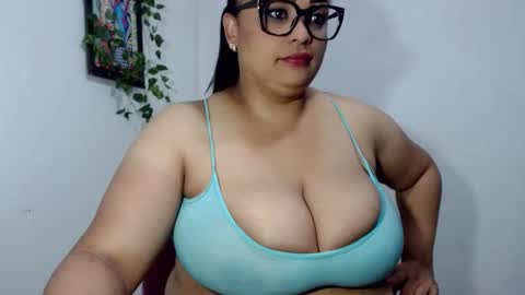xelenagomez31 online show from December 3, 2:09 am